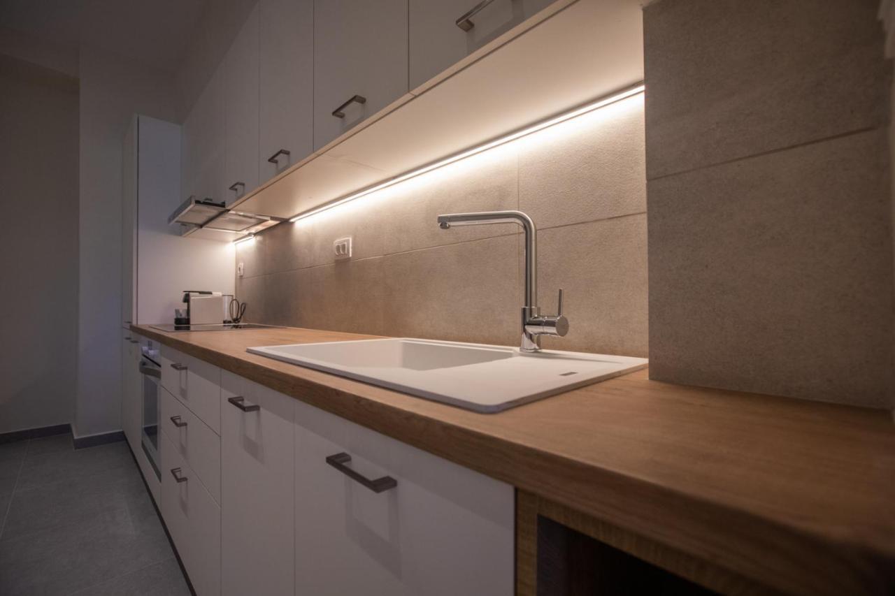 Anemelia Luxury Apartments 阿尔戈斯托利翁 外观 照片